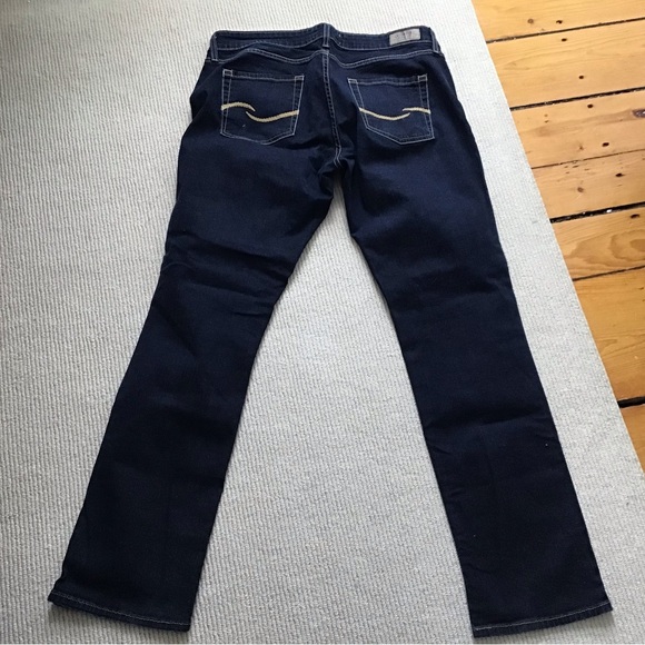 Levi’s Mid Rise Straight Jeans - Picture 2 of 6